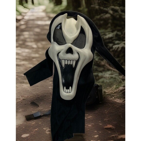 Easter Unlimited Other - Scream Mask Glow in the Dark,Vampire Fangs & Shroud - Easter Unl- Fun World 9206